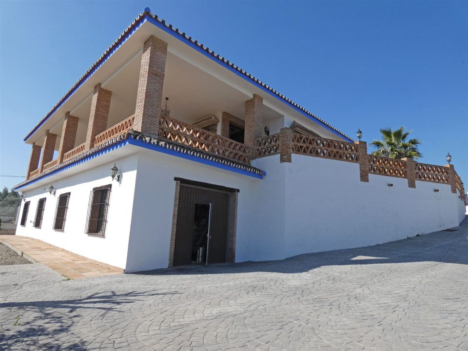 Alhaurin El Grande country house with pool to rent from €2,000 per month