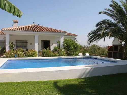 Alhaurin El Grande villa with pool to rent from €1,000 per month